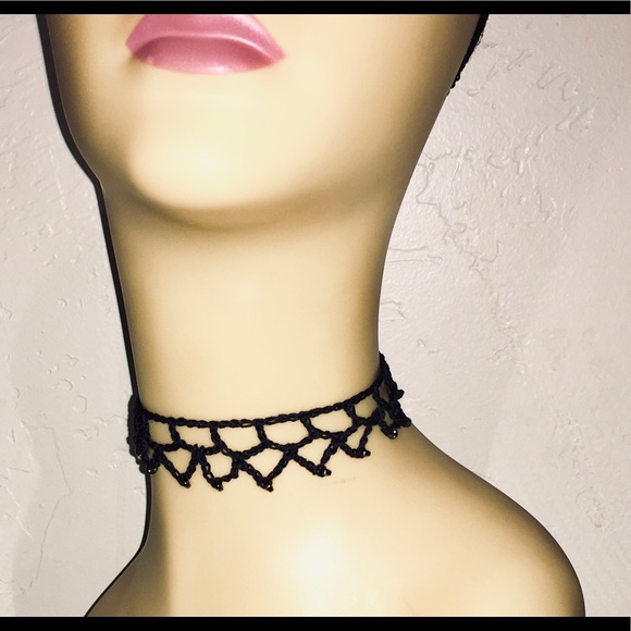 Hand Crafted Elegant Adjustable Choker - Picture 7 of 8